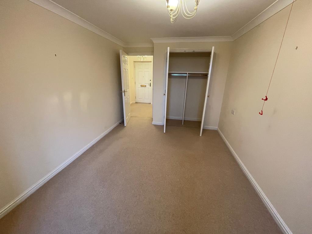 Lot: 67 - SECOND FLOOR TWO-BEDROOM AGE-RESTRICTED APARTMENT - Flat 69 - bedroom 1